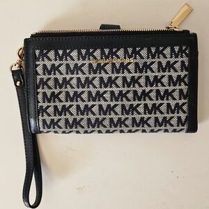 Michael Kors Adele Logo Jacquard Smartphone Wallet